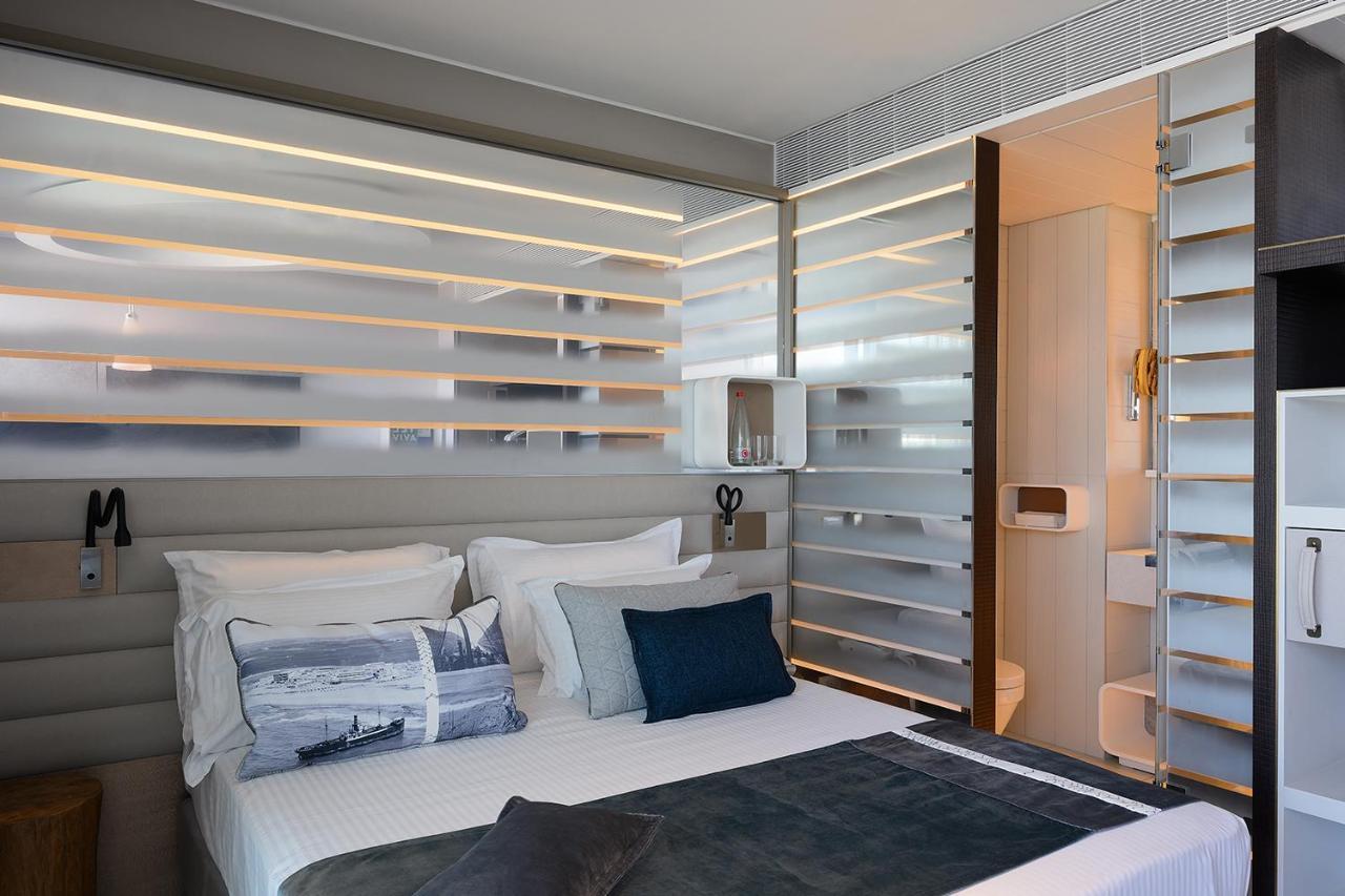 Port Tower By Isrotel Design Tel Aviv Exteriör bild